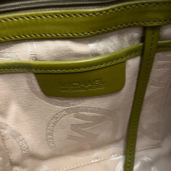 Michael Kors Hobo - Picture 5 of 7